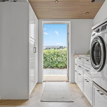 4 Bedroom Amazing In Sydals * Sarup